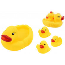 Duck Family Bath Set In A Net 4 Pieces
